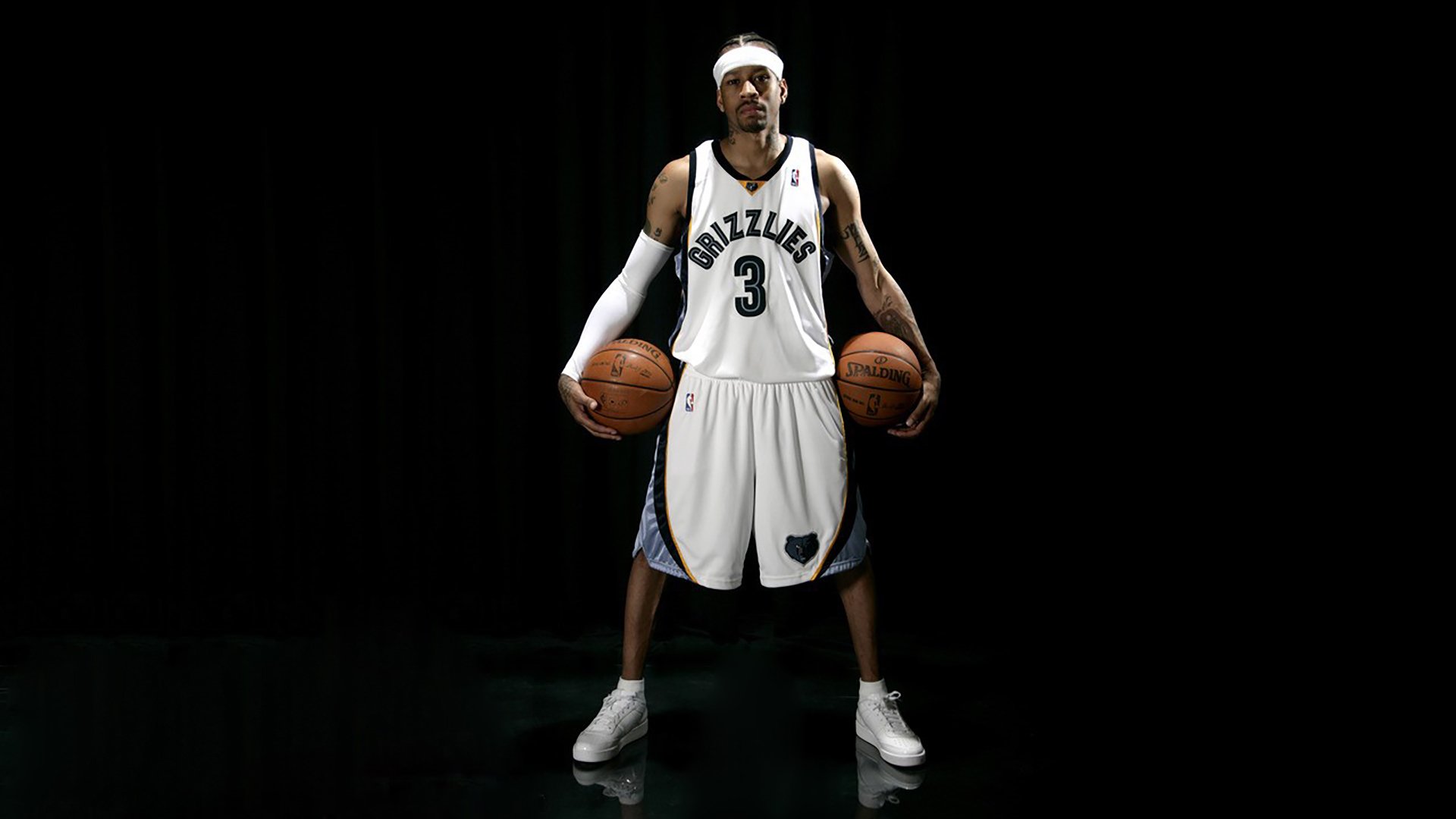 Jones 适应比赛环境，表现稳定，适应比赛环境需具备的基本能力